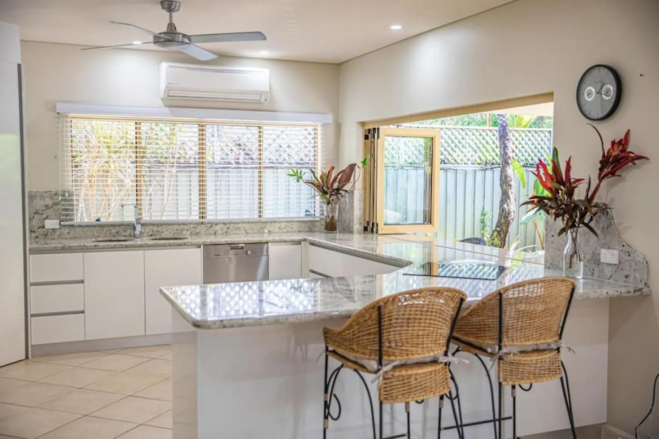 Six Beachside With Tropical Heated Pool Port Douglas