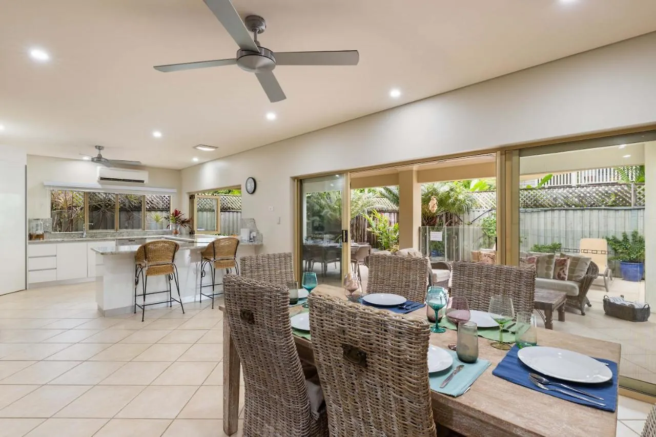 Holiday home Six Beachside With Tropical Heated Pool Port Douglas