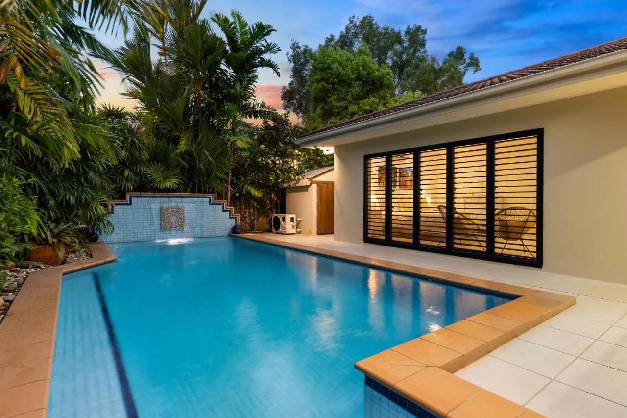 別荘 Six Beachside With Tropical Heated Pool ポートダグラス